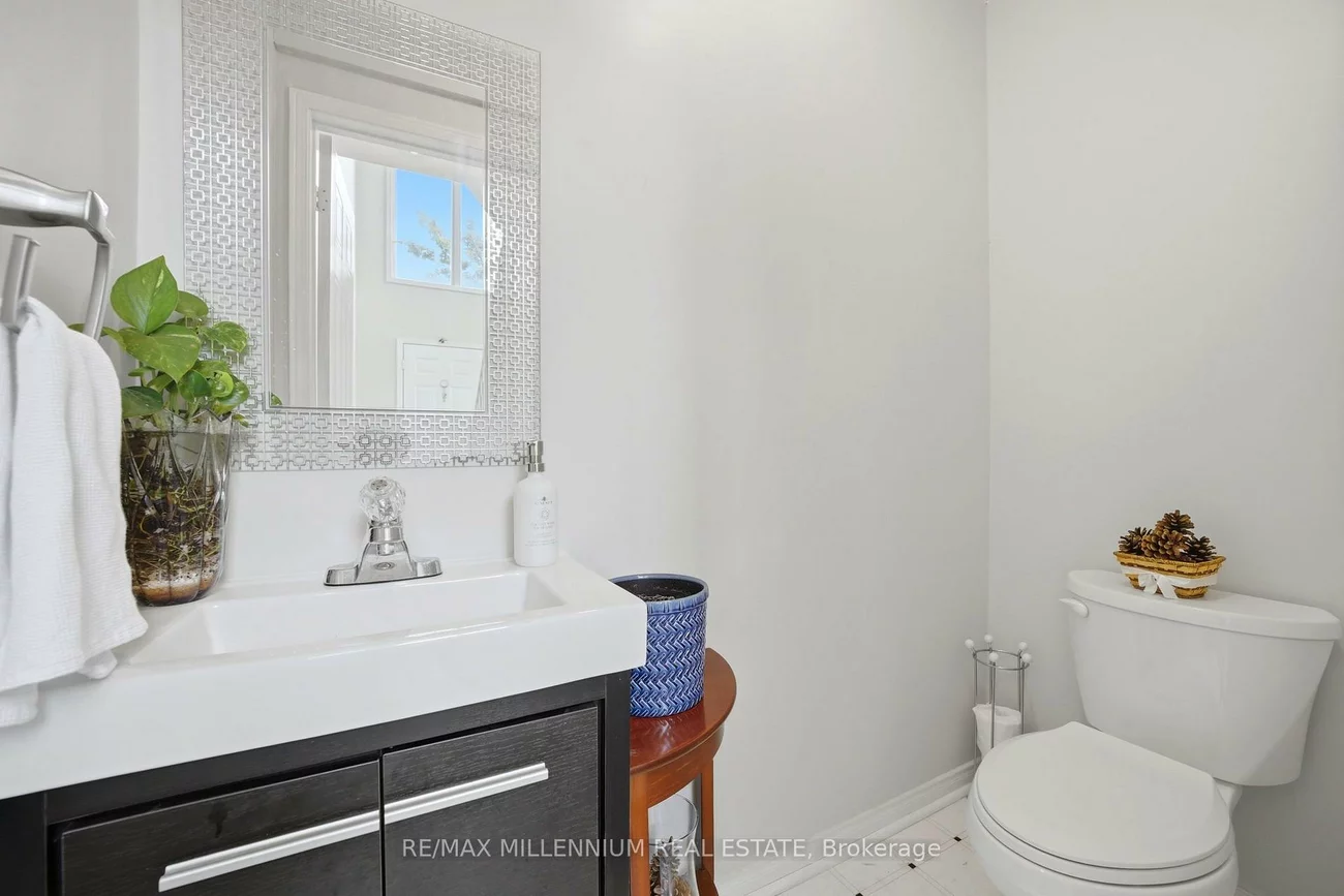 115, Bristol, Hurontario, Mississauga