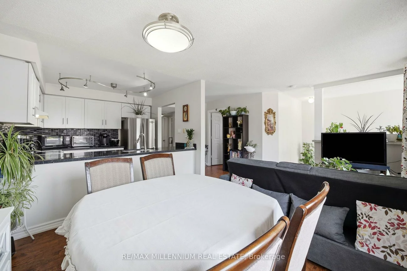115, Bristol, Hurontario, Mississauga