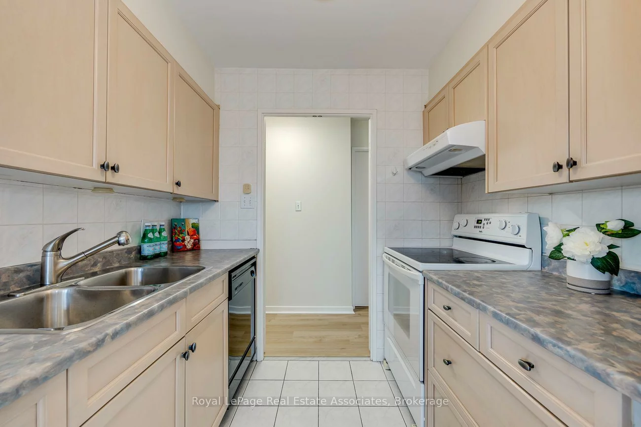 1580, Mississauga Valley, Mississauga Valleys, Mississauga