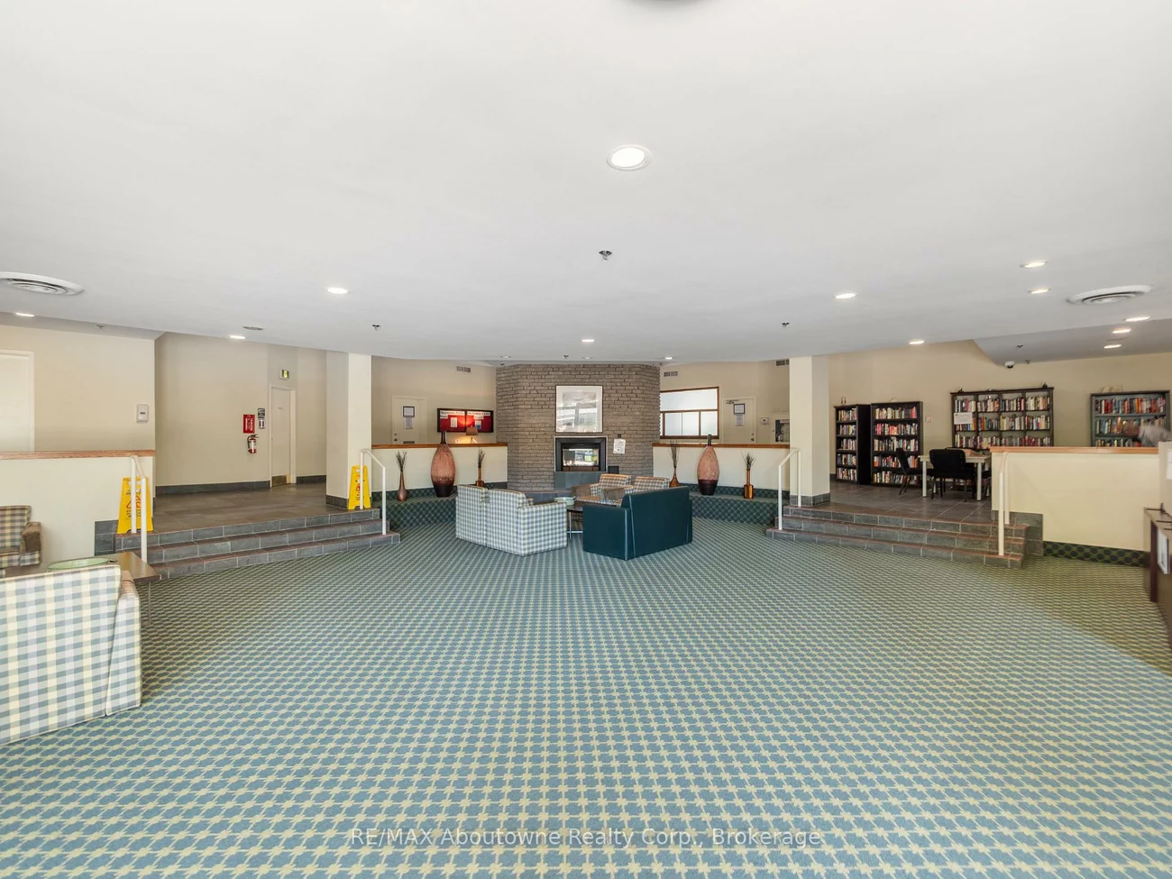 2177, Burnhamthorpe, Erin Mills, Mississauga