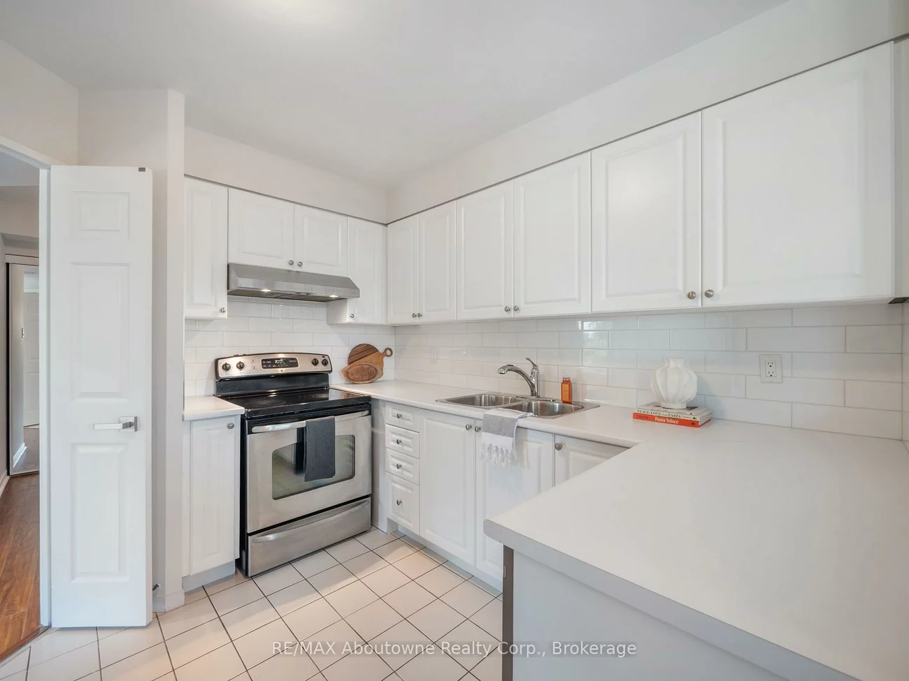 2177, Burnhamthorpe, Erin Mills, Mississauga