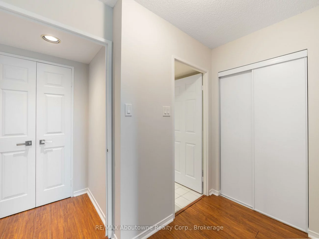 2177, Burnhamthorpe, Erin Mills, Mississauga