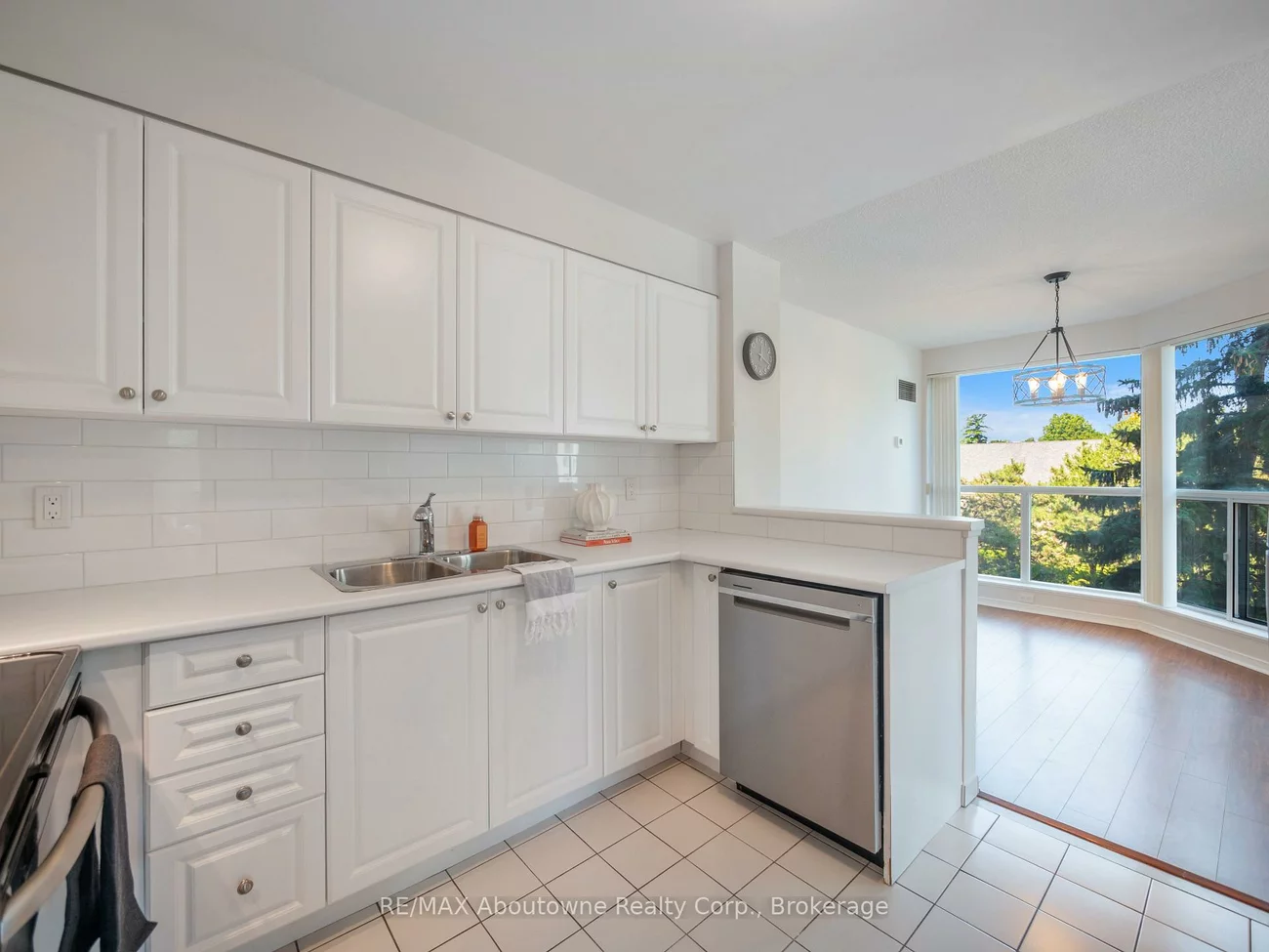 2177, Burnhamthorpe, Erin Mills, Mississauga