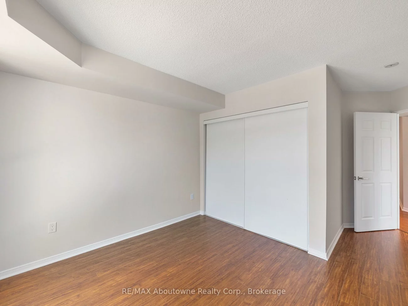 2177, Burnhamthorpe, Erin Mills, Mississauga