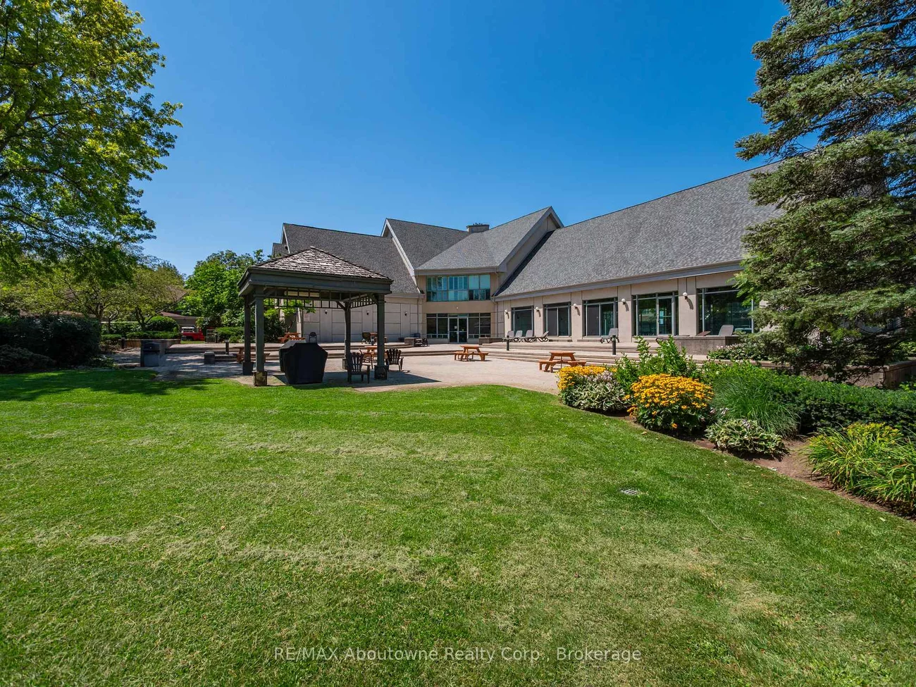 2177, Burnhamthorpe, Erin Mills, Mississauga