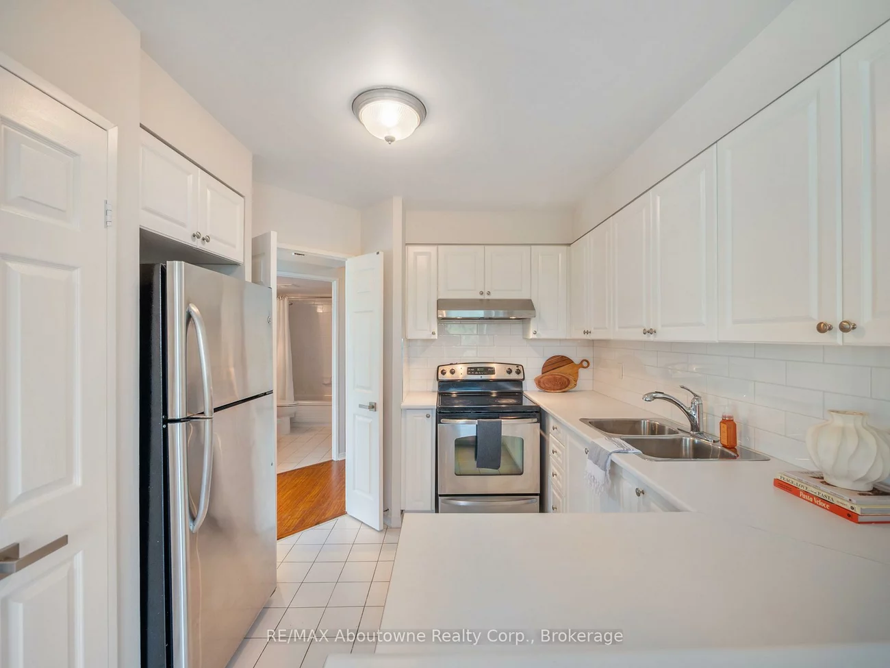 2177, Burnhamthorpe, Erin Mills, Mississauga
