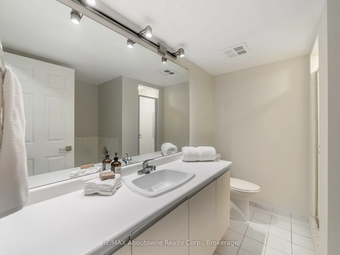 2177, Burnhamthorpe, Erin Mills, Mississauga