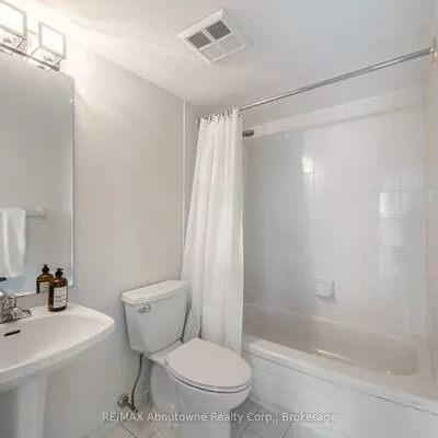 2177, Burnhamthorpe, Erin Mills, Mississauga