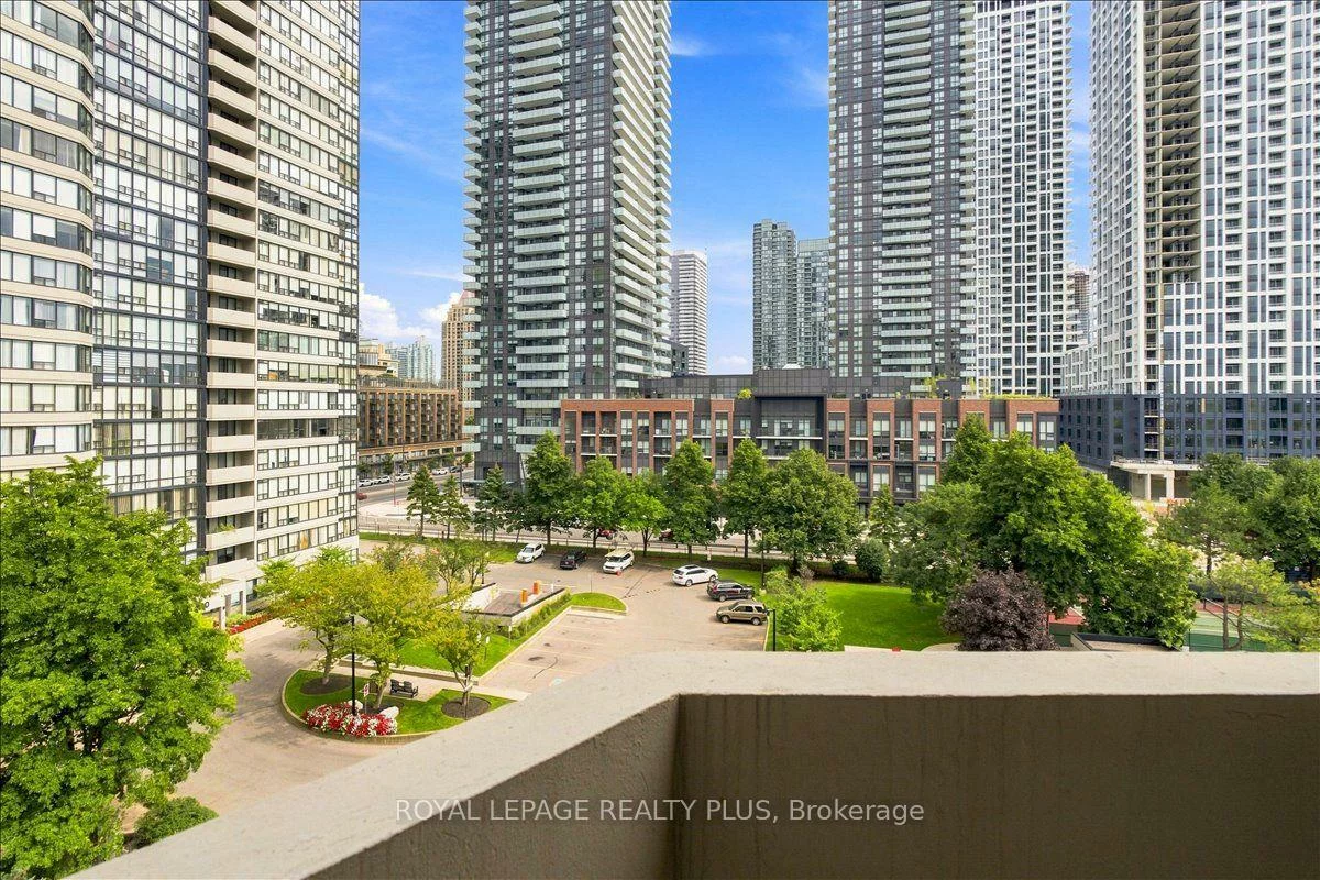 350, Rathburn, Creditview, Mississauga