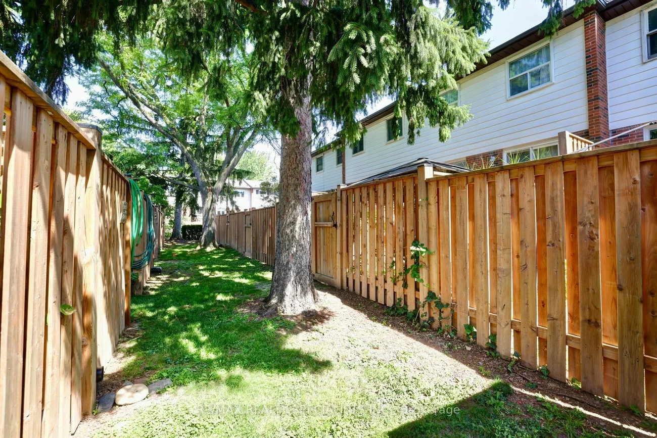 2445, Homelands, Sheridan, Mississauga
