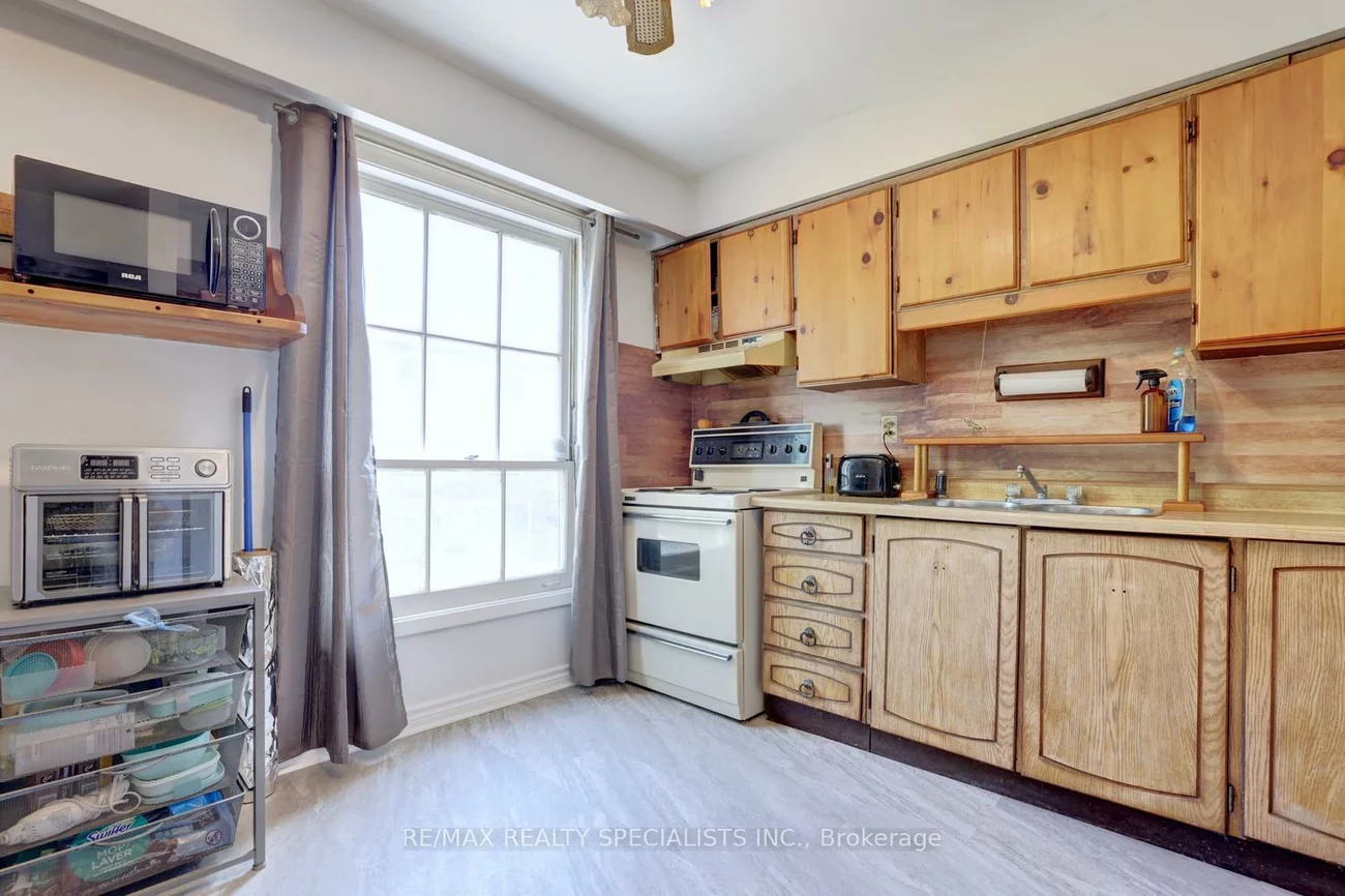 2445, Homelands, Sheridan, Mississauga