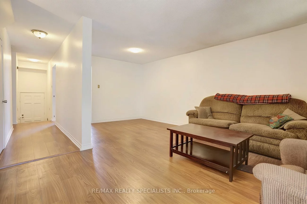 2445, Homelands, Sheridan, Mississauga
