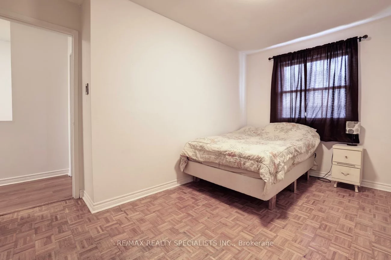 2445, Homelands, Sheridan, Mississauga