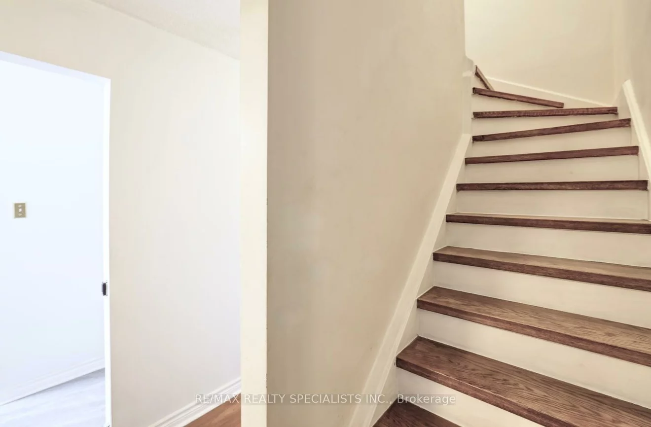 2445, Homelands, Sheridan, Mississauga