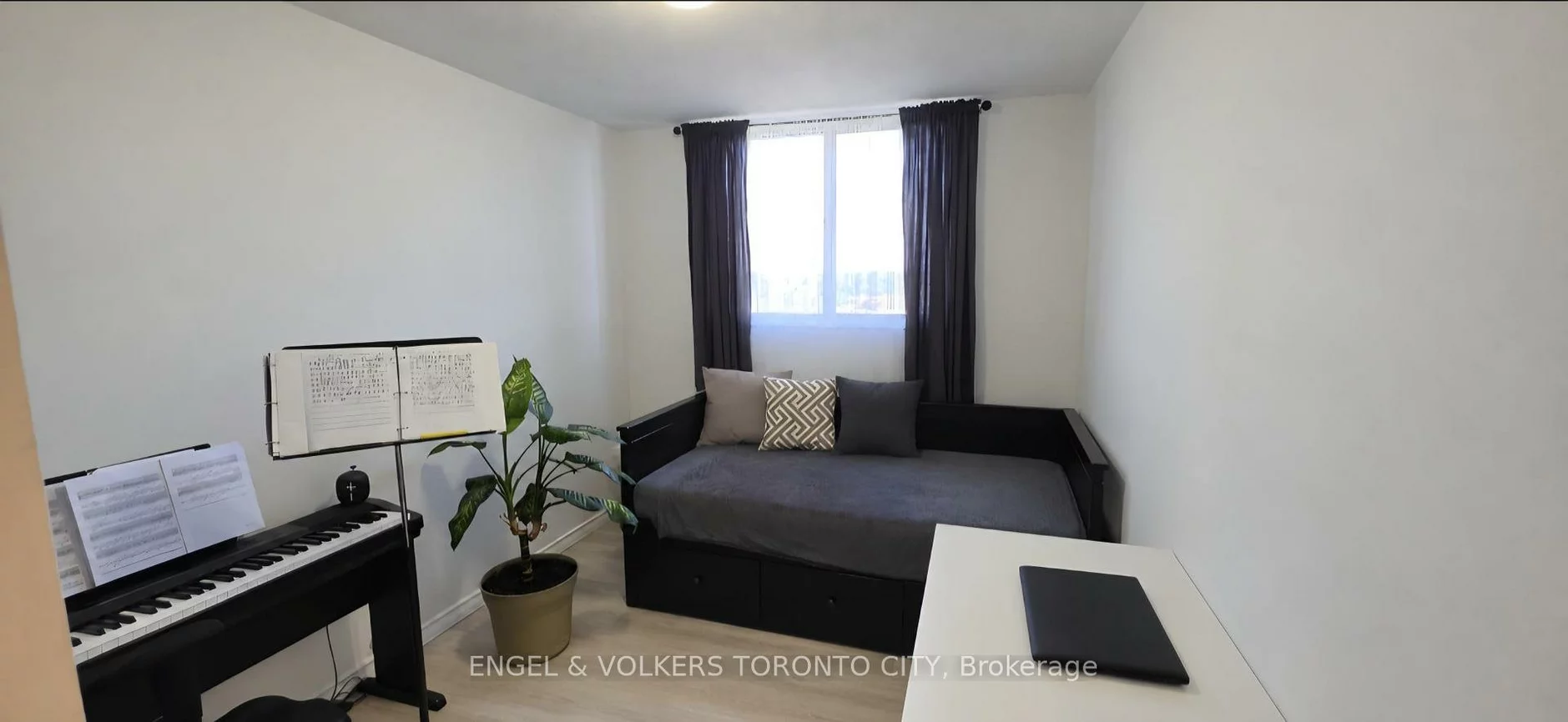 1100, Caven, Lakeview, Mississauga