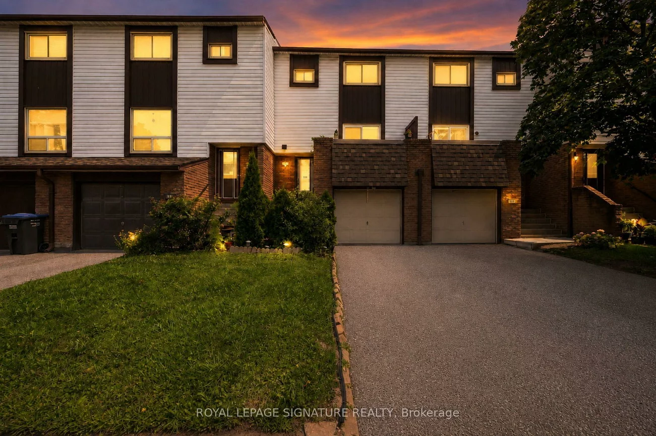 1221, Dundix, Applewood, Mississauga