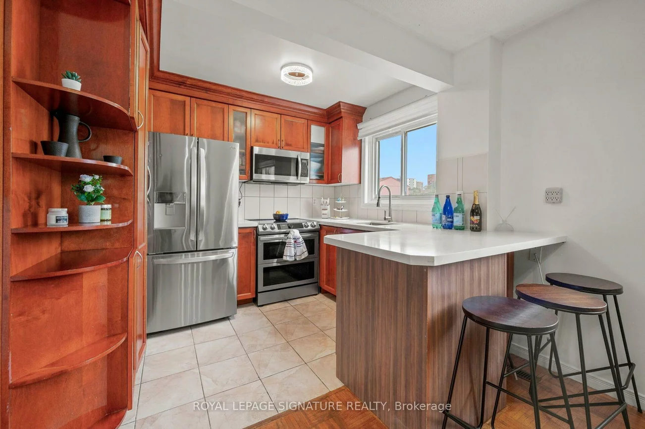 1221, Dundix, Applewood, Mississauga