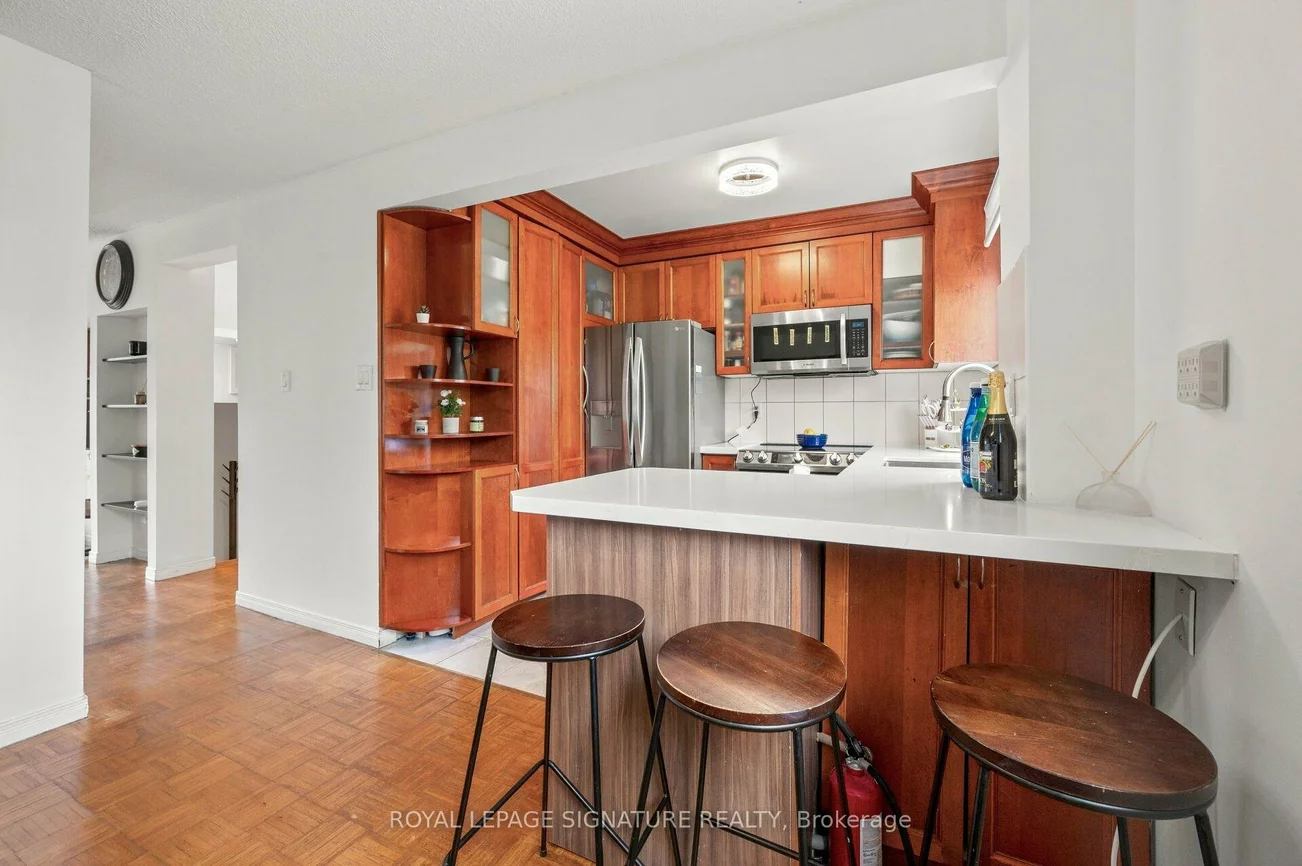 1221, Dundix, Applewood, Mississauga