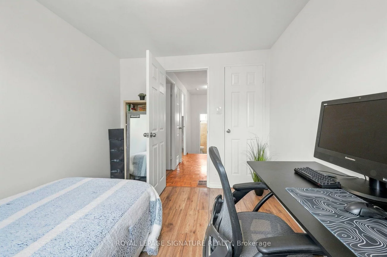 1221, Dundix, Applewood, Mississauga