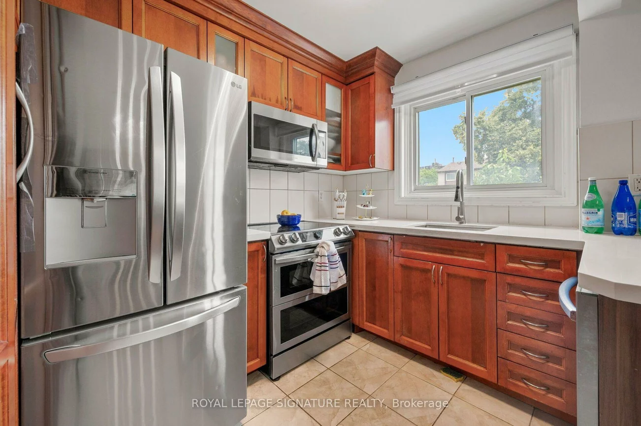1221, Dundix, Applewood, Mississauga