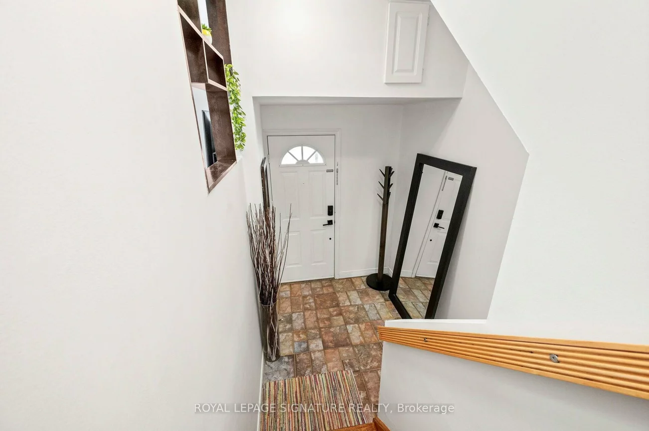 1221, Dundix, Applewood, Mississauga