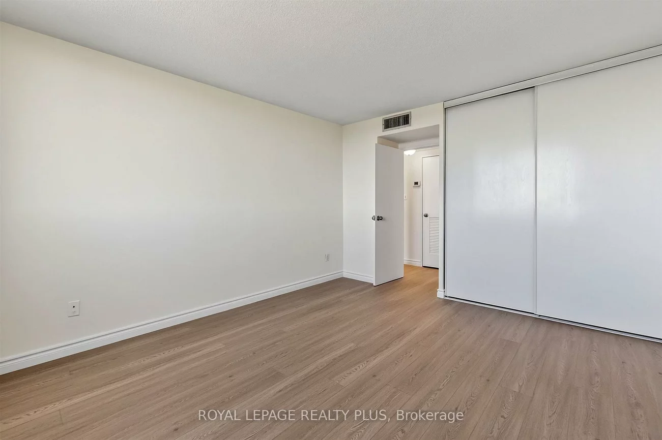 1333, Bloor, Applewood, Mississauga