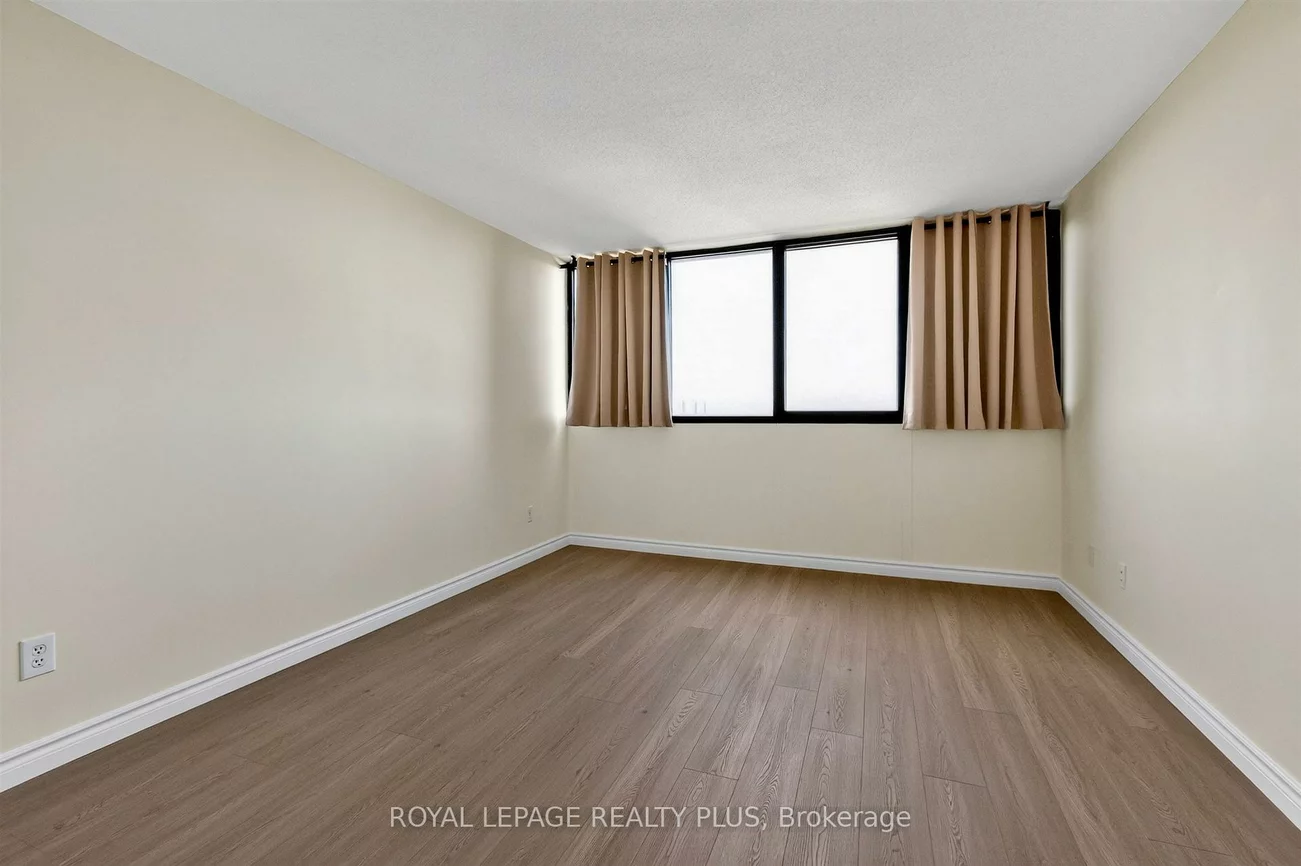 1333, Bloor, Applewood, Mississauga
