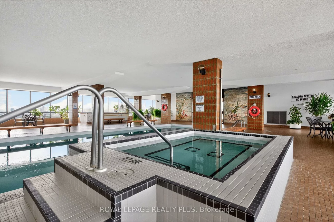 1333, Bloor, Applewood, Mississauga