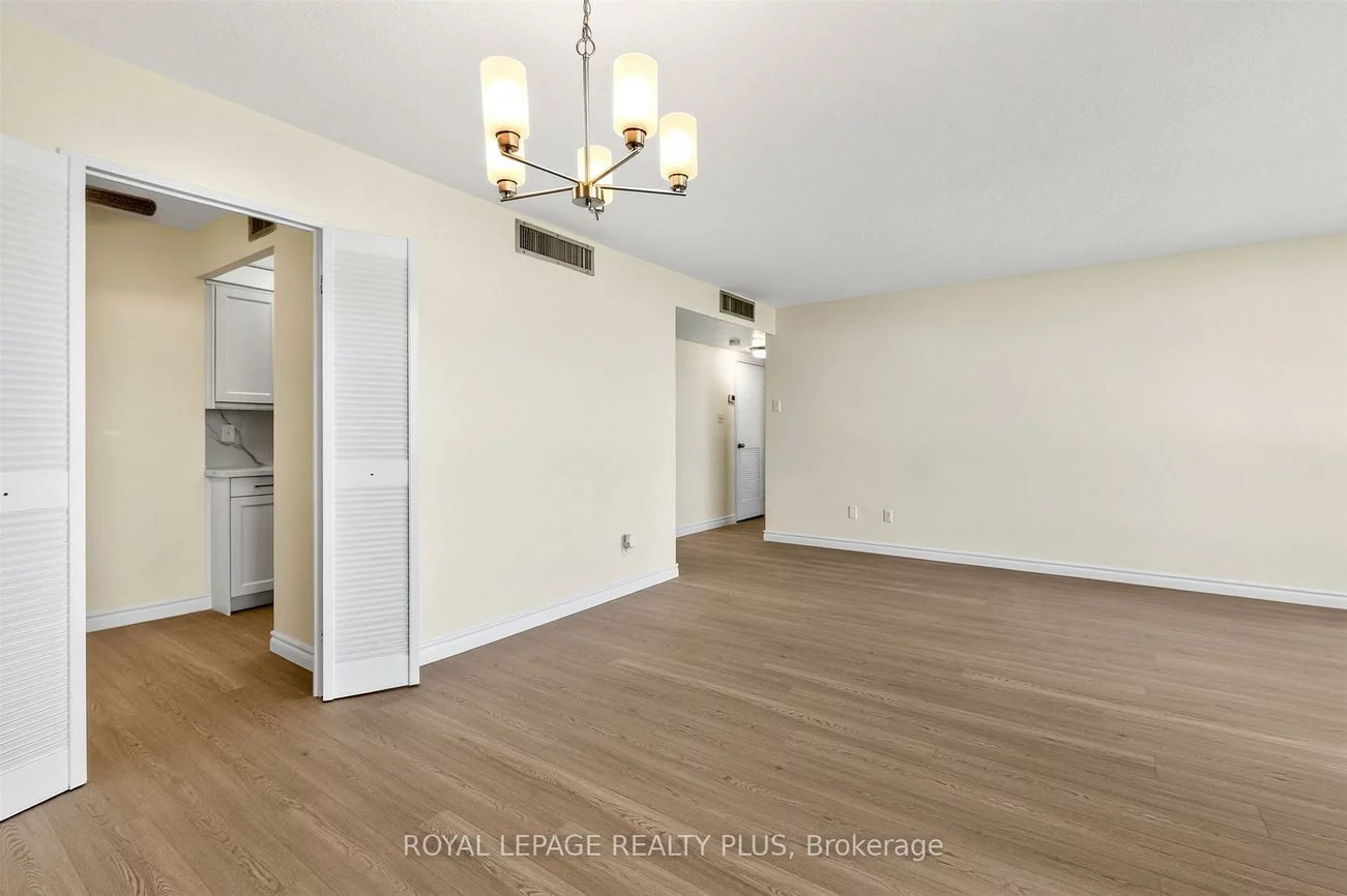 1333, Bloor, Applewood, Mississauga