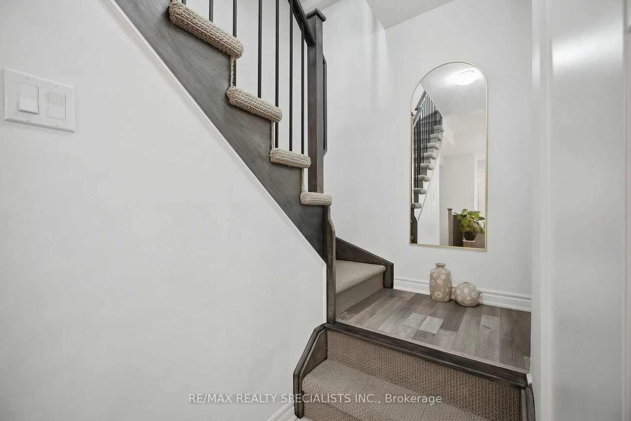 2232, Bromsgrove, Clarkson, Mississauga