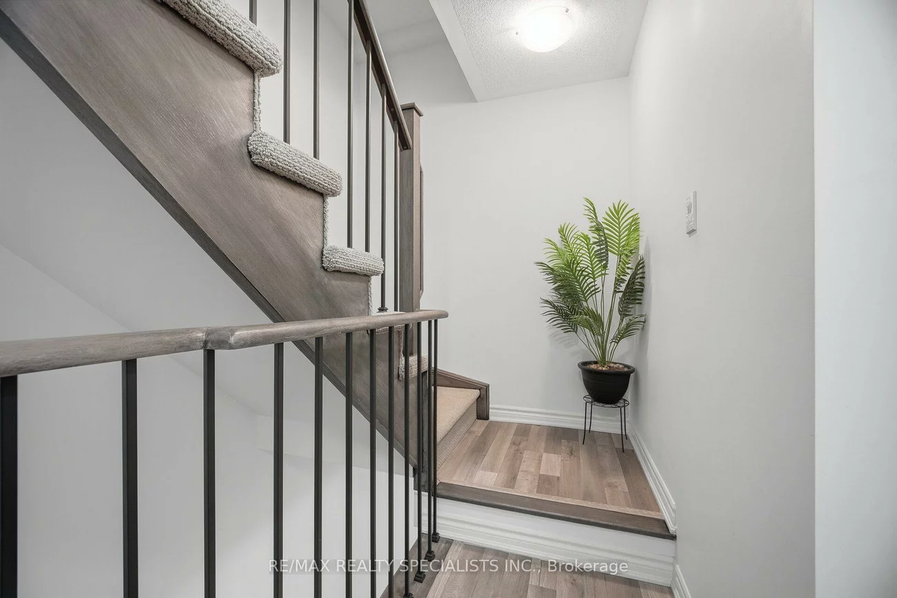 2232, Bromsgrove, Clarkson, Mississauga