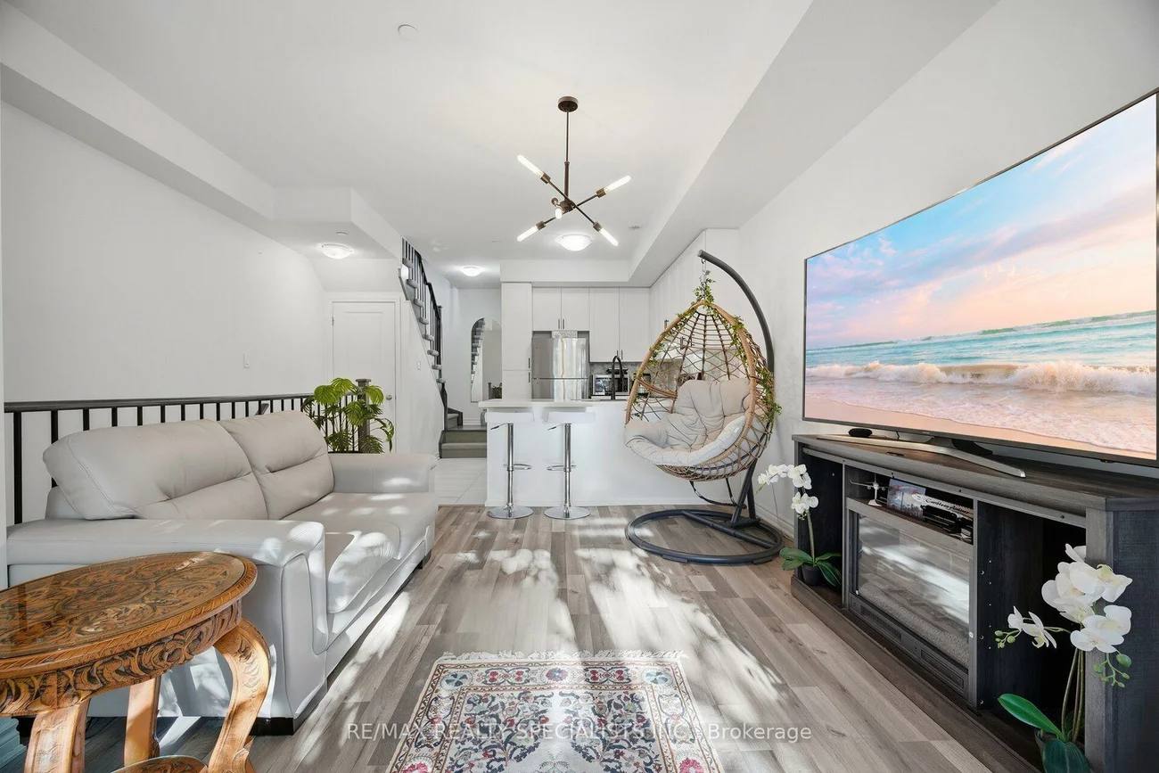 2232, Bromsgrove, Clarkson, Mississauga