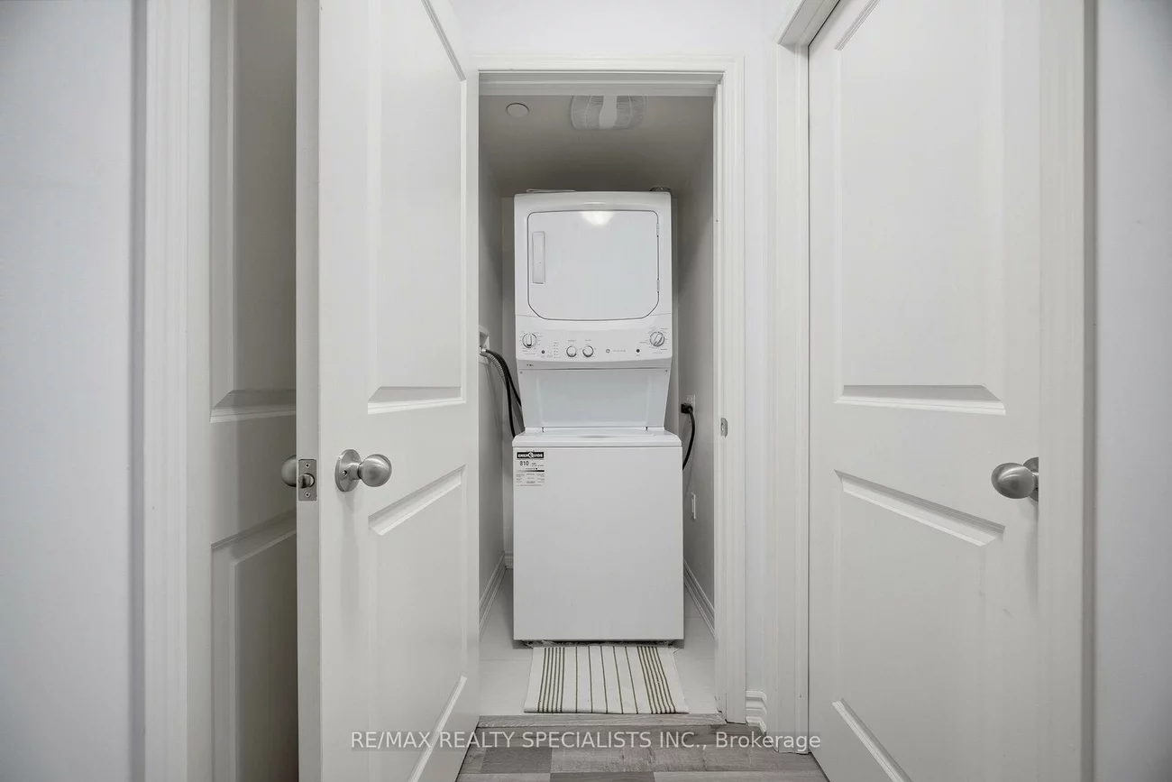 2232, Bromsgrove, Clarkson, Mississauga