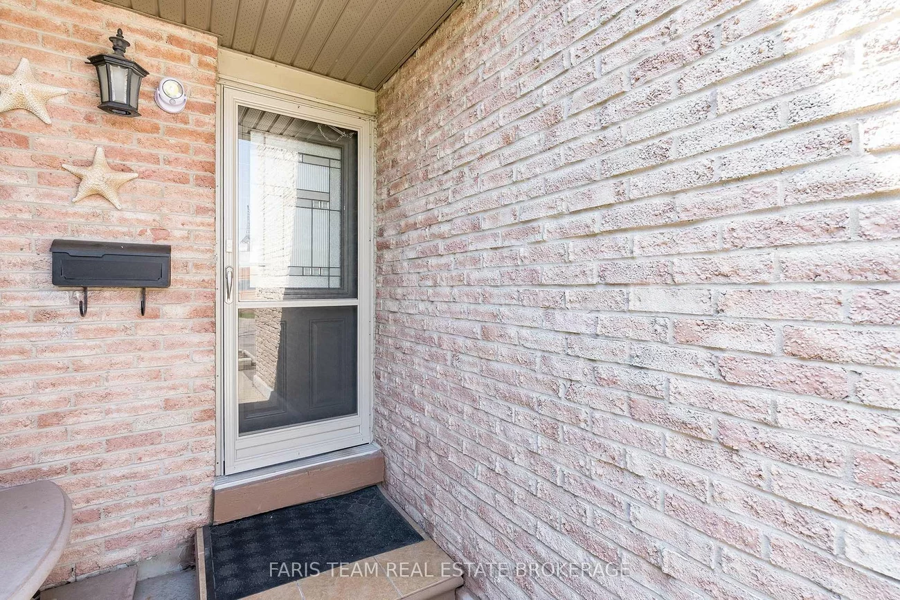2075, Asta, Cooksville, Mississauga