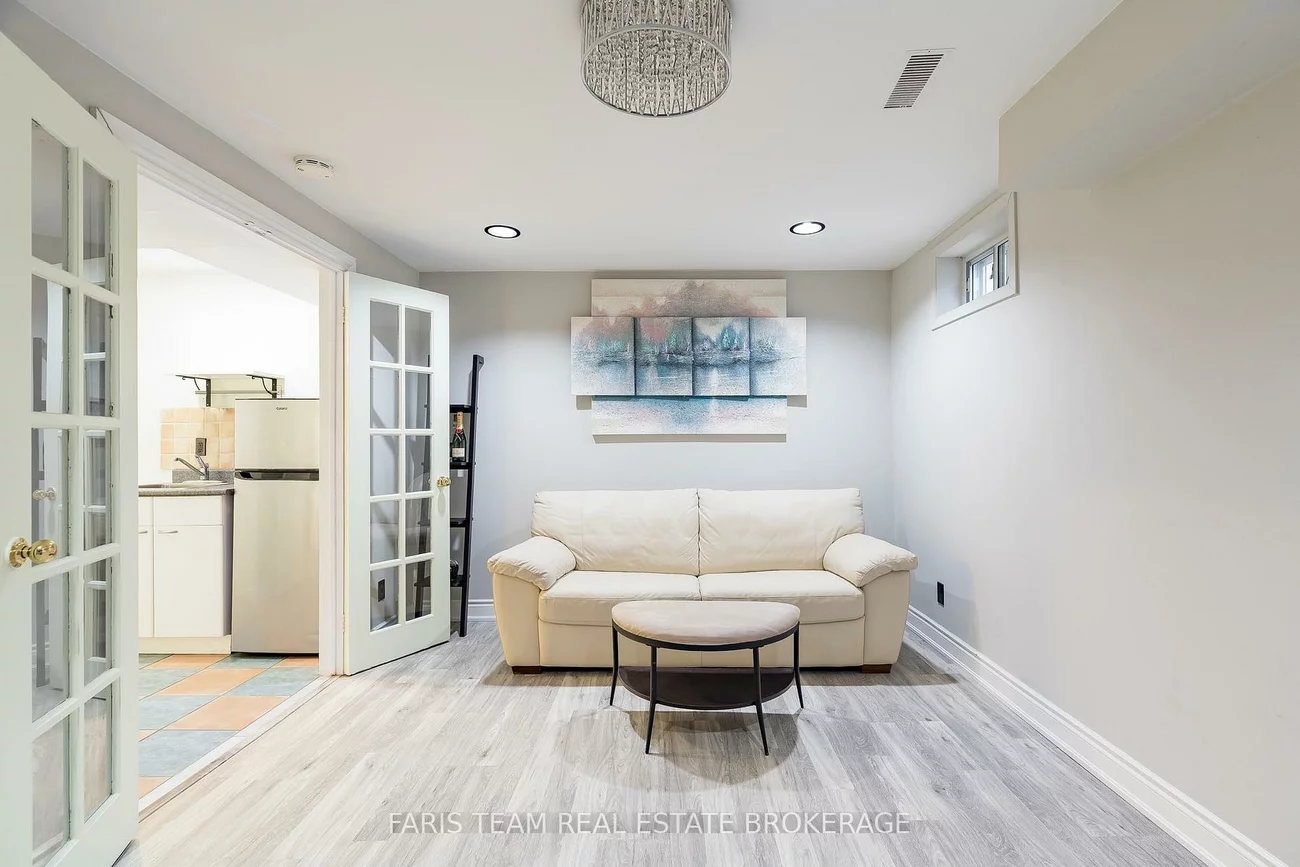 2075, Asta, Cooksville, Mississauga