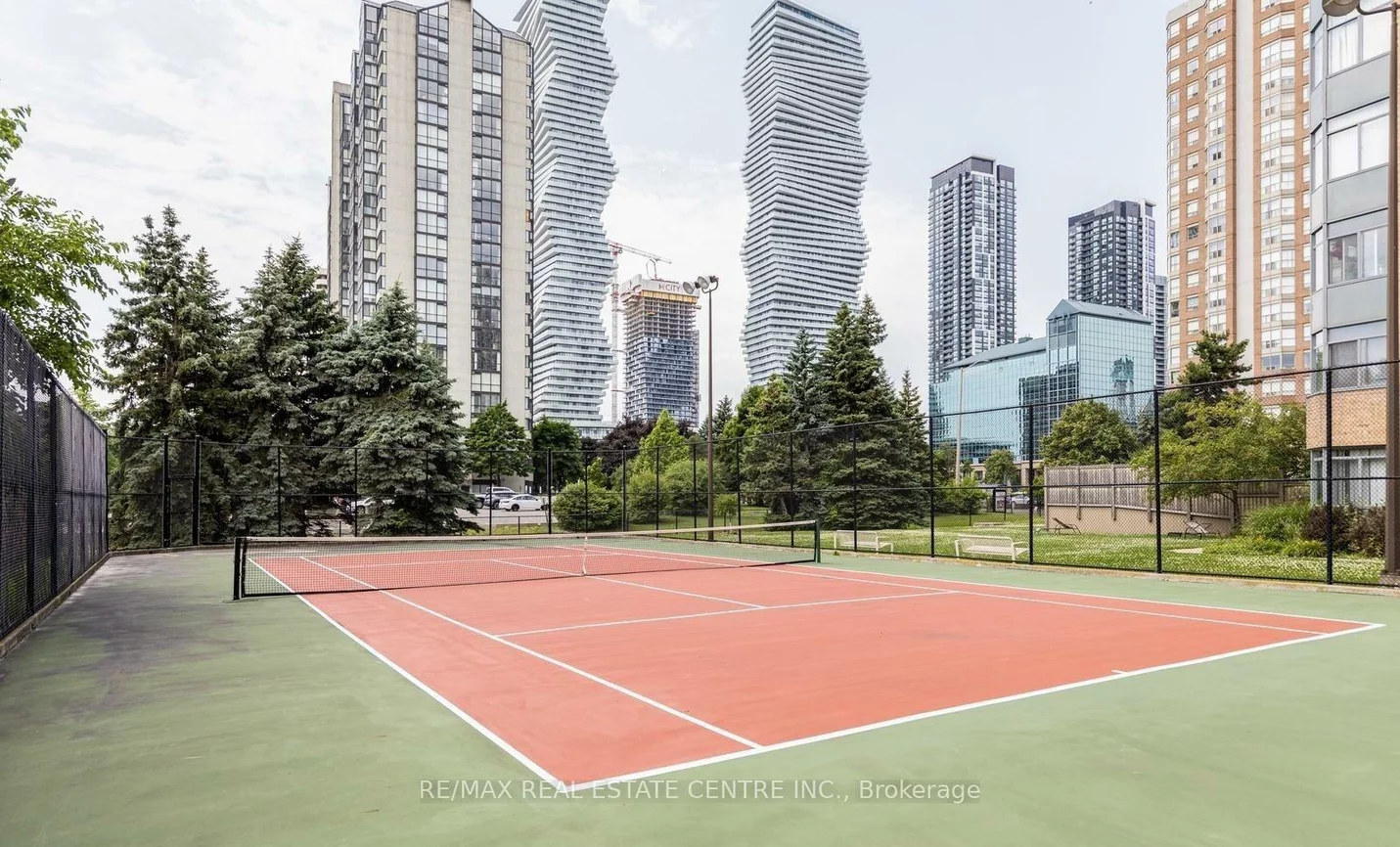 300, Webb, City Centre, Mississauga