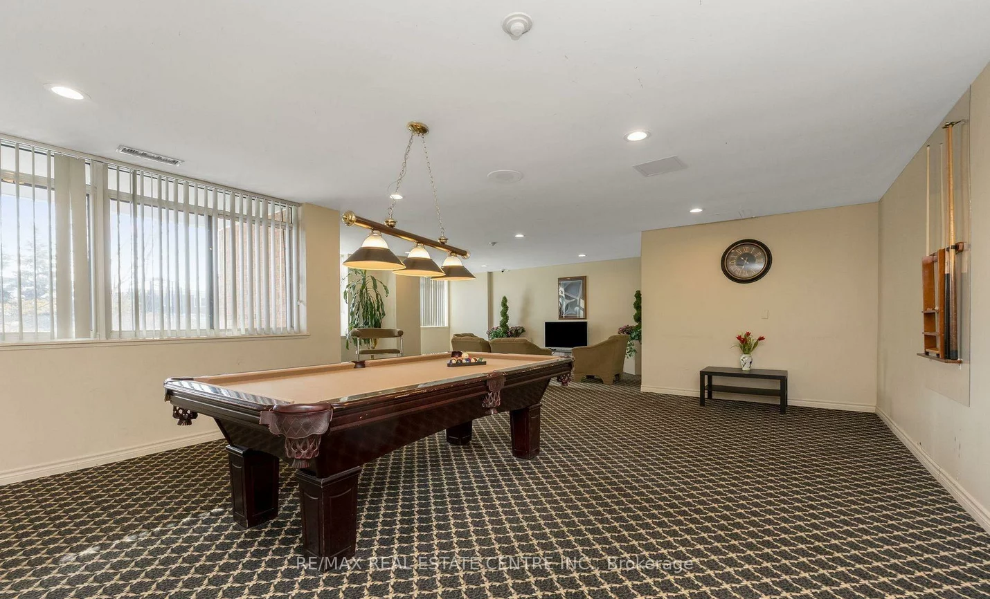 300, Webb, City Centre, Mississauga