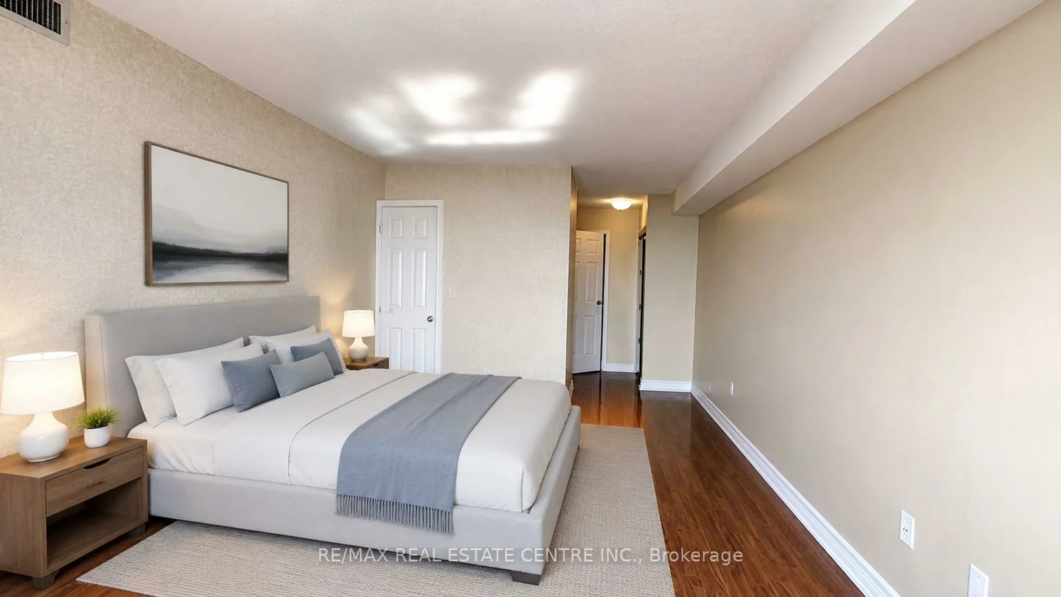 300, Webb, City Centre, Mississauga