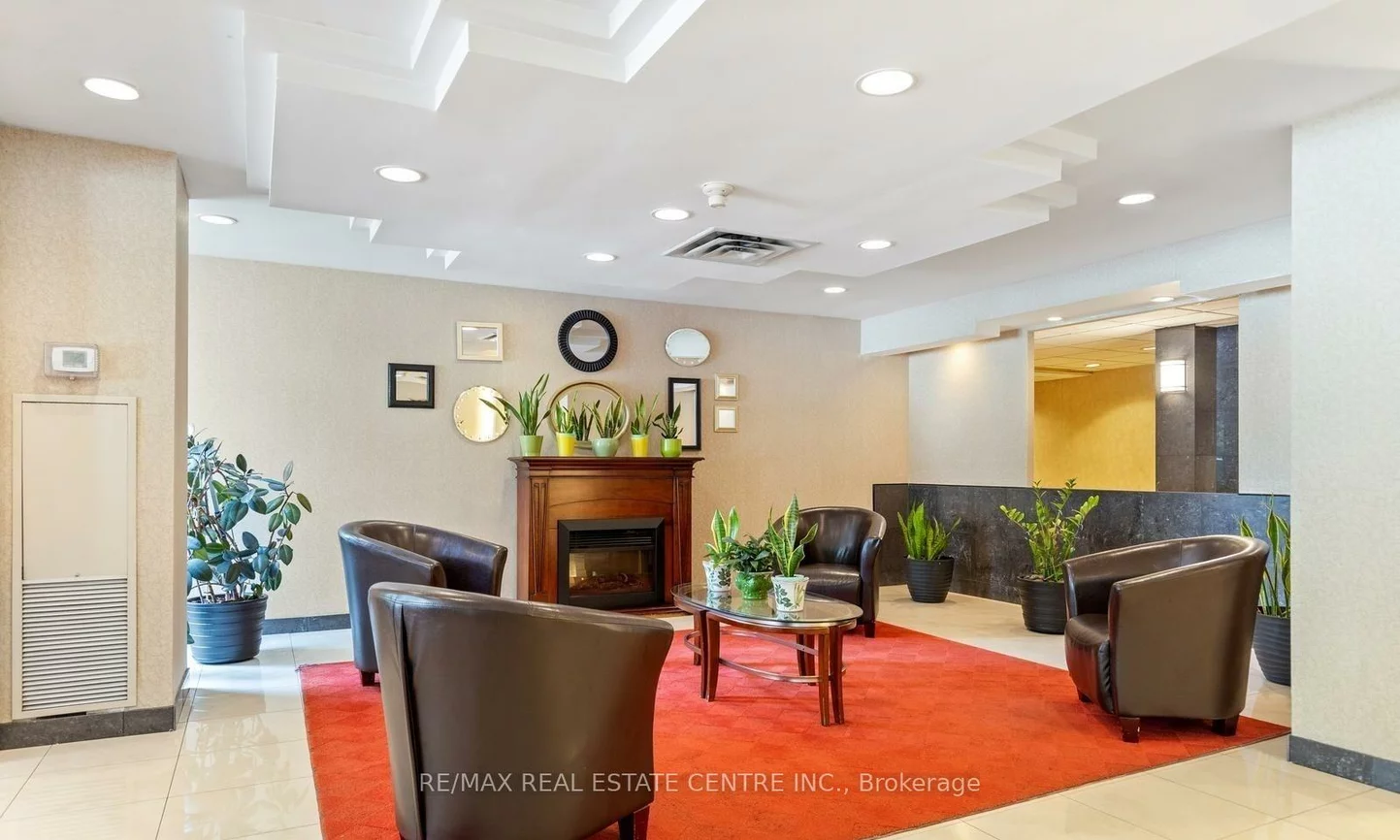 300, Webb, City Centre, Mississauga