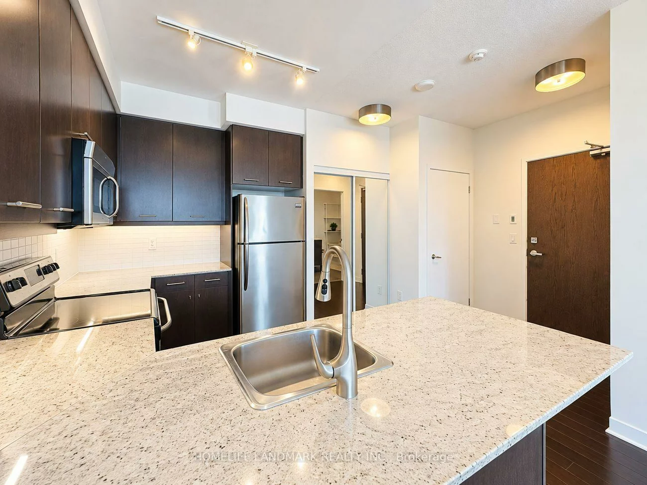 360, Square One, City Centre, Mississauga