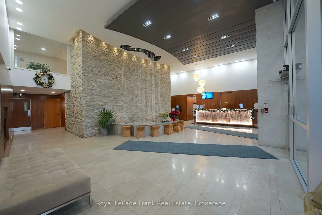 225, Webb, City Centre, Mississauga