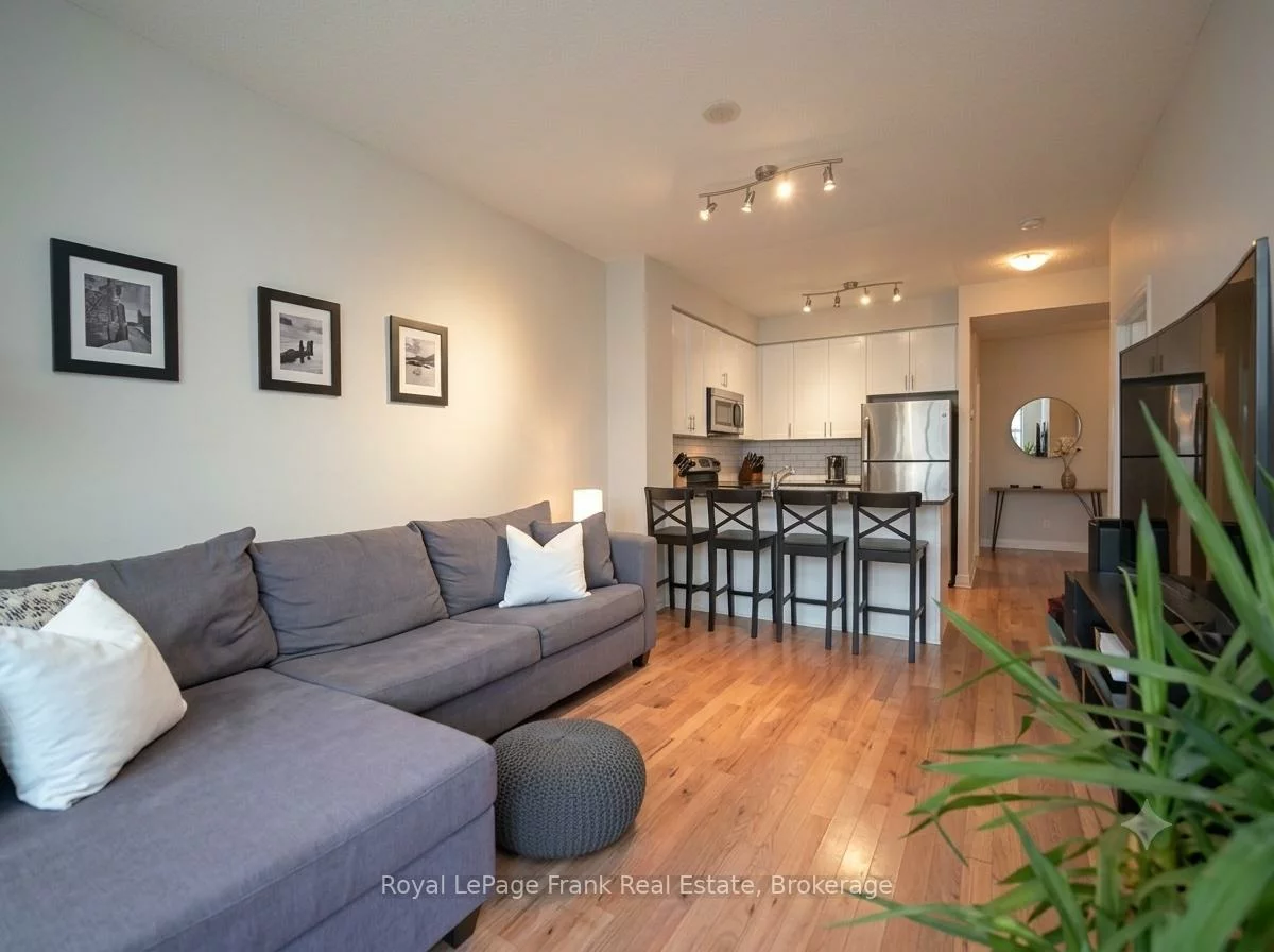 225, Webb, City Centre, Mississauga