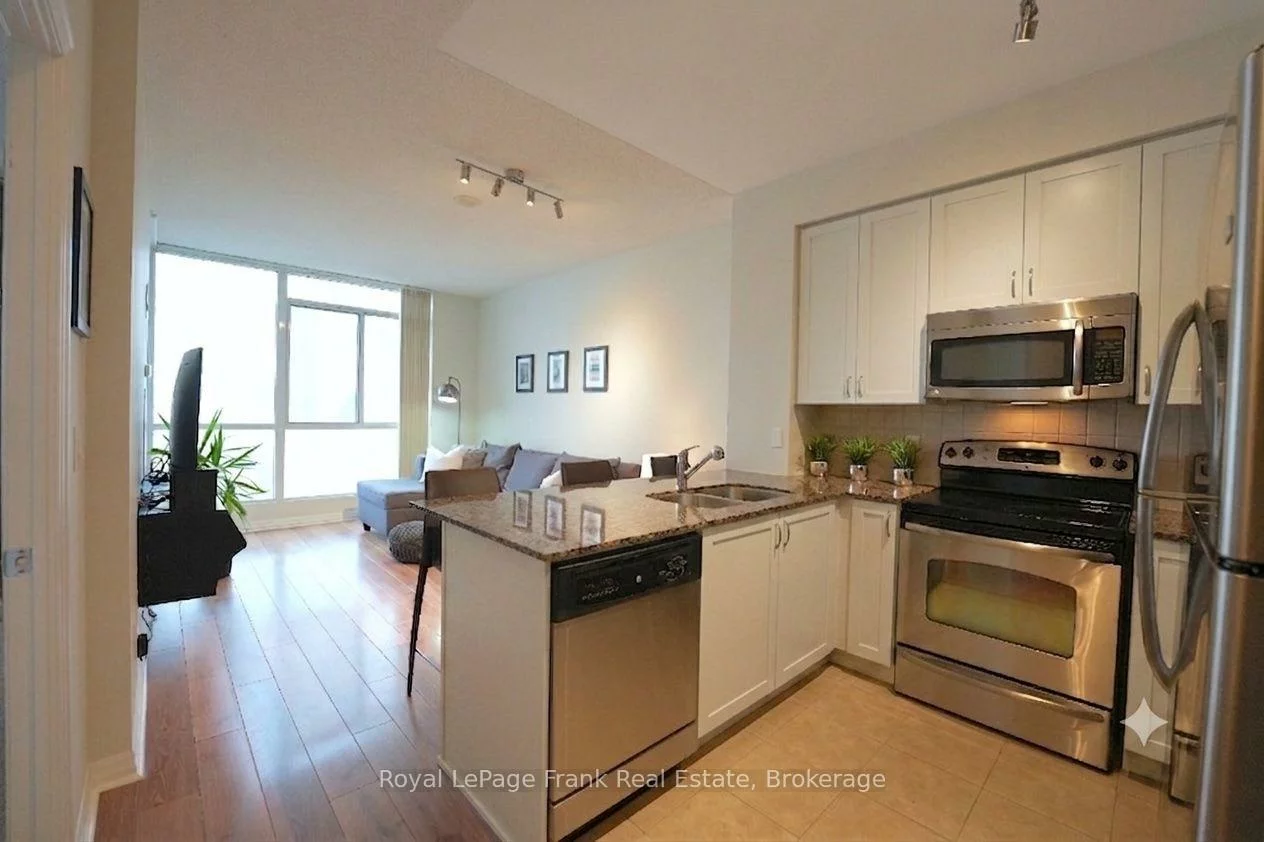 225, Webb, City Centre, Mississauga