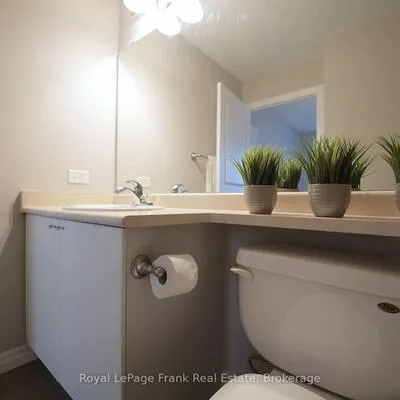 225, Webb, City Centre, Mississauga