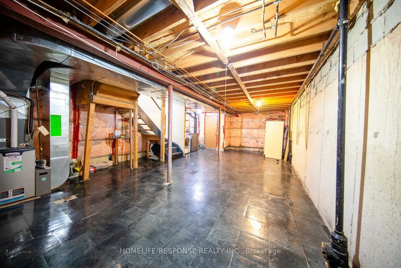 450, BRISTOL, Hurontario, Mississauga