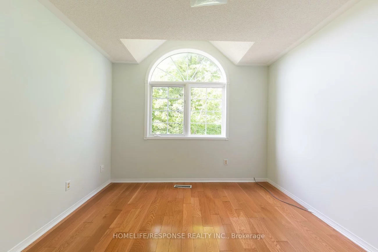 450, BRISTOL, Hurontario, Mississauga