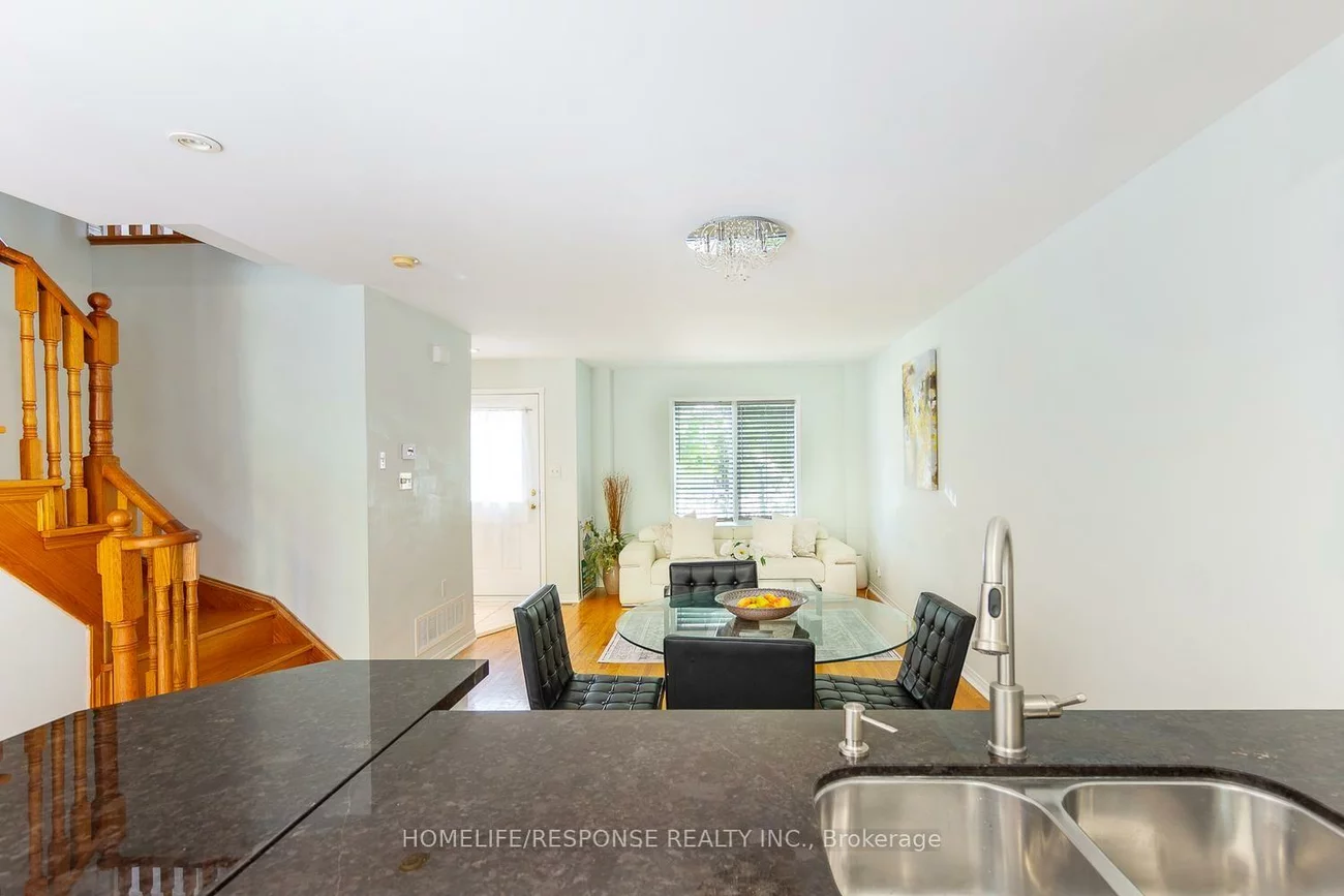 450, BRISTOL, Hurontario, Mississauga