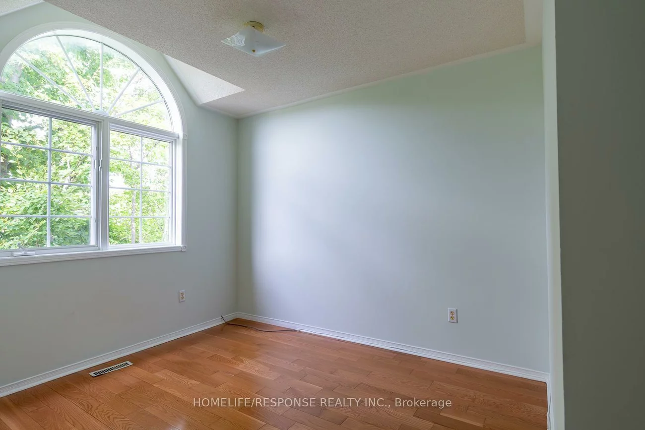 450, BRISTOL, Hurontario, Mississauga