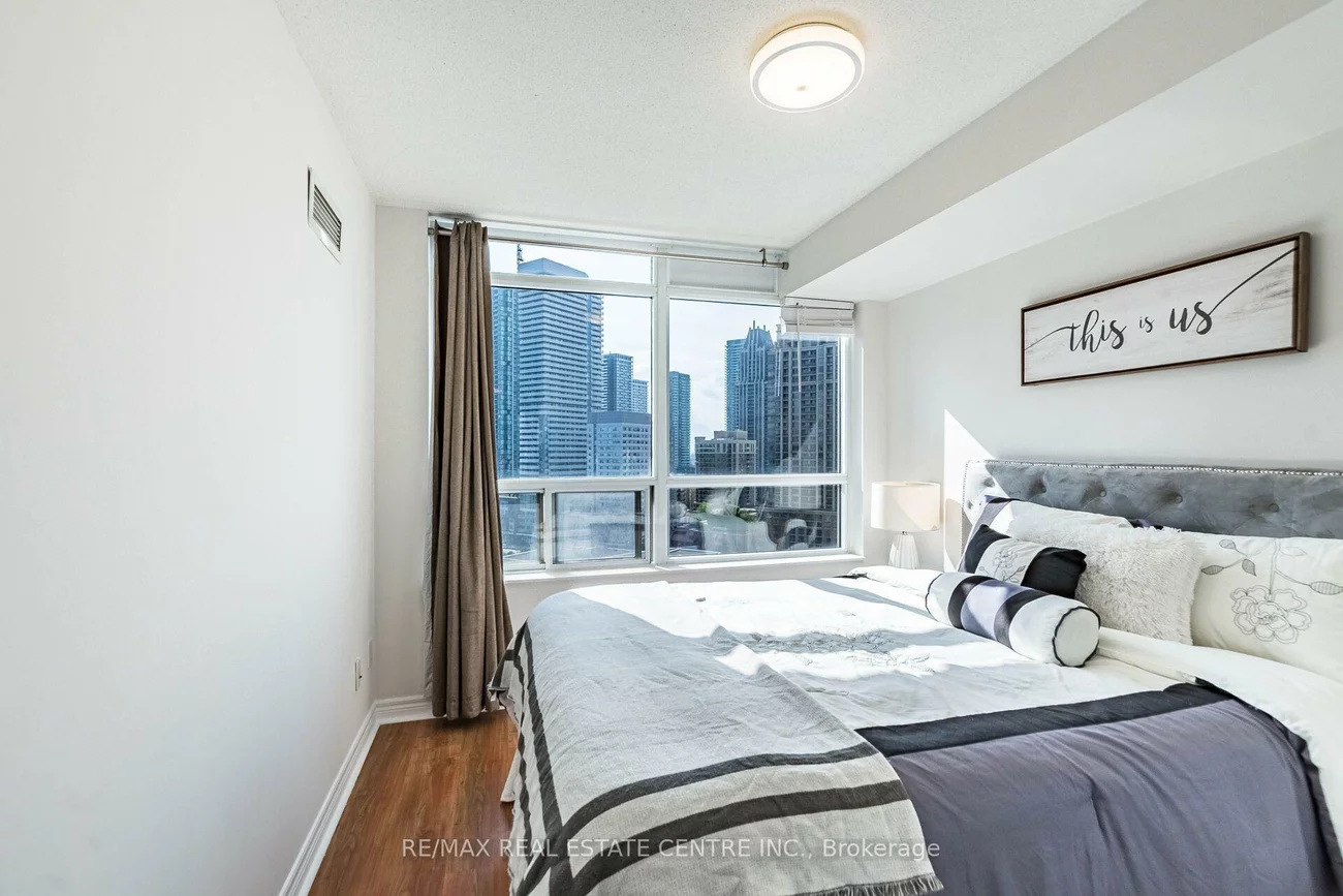 310, Burnhamthorpe, City Centre, Mississauga