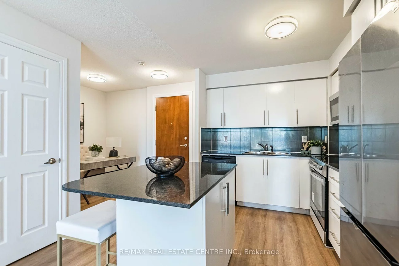 310, Burnhamthorpe, City Centre, Mississauga